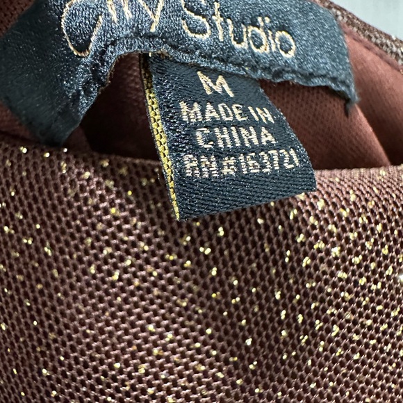 Studio M Brown and Gold Fabric - Picture 5 of 6